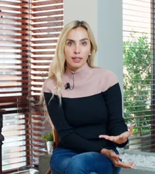 Carolina Novoa - Periodista, comunicadora y especialista en acompañamiento emocional